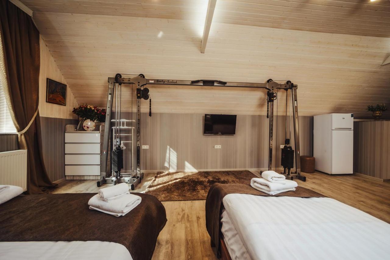 Rustaveli Apartment With Gym Тбилиси Екстериор снимка